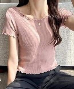 pecoding crop top